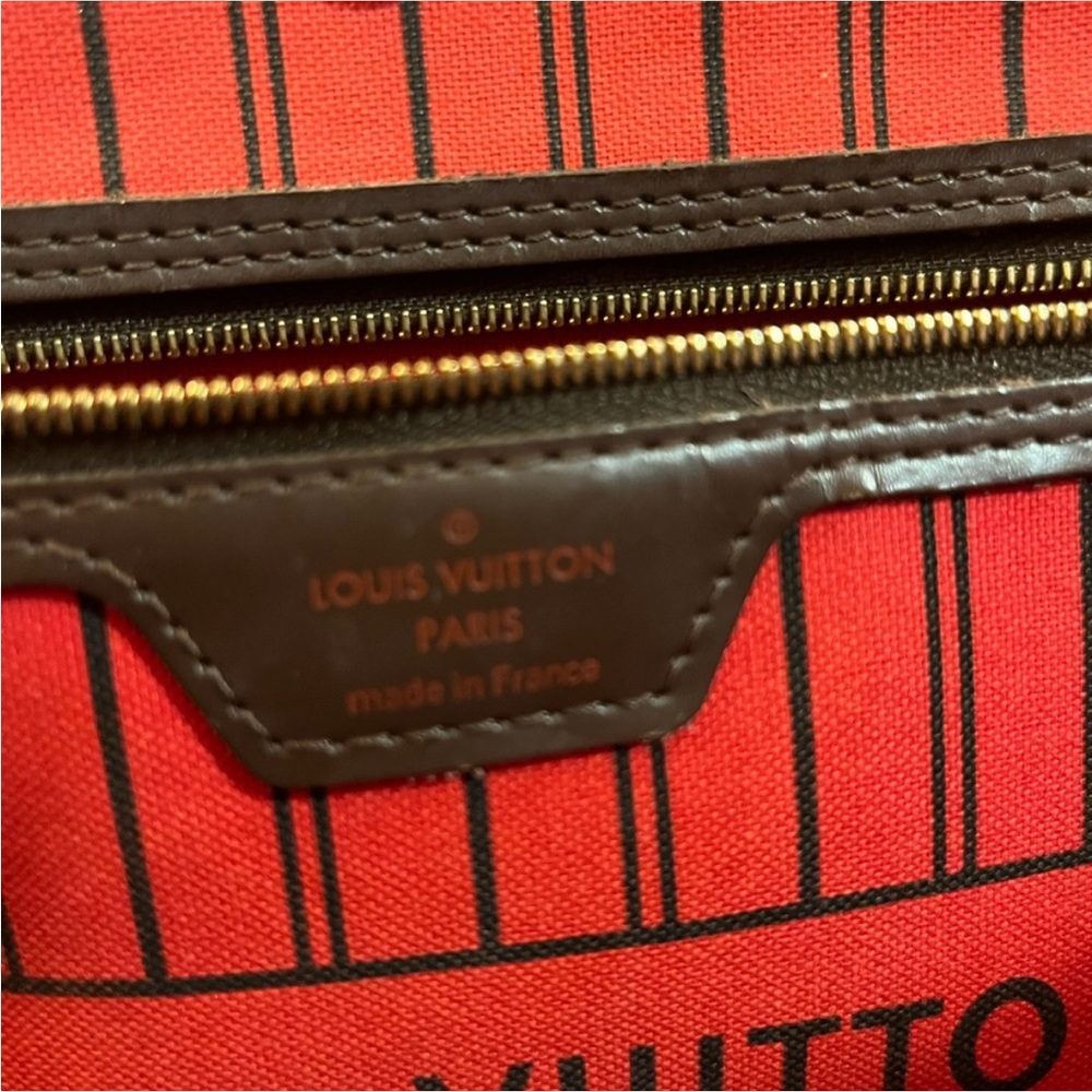 Authentic Louis Vuitton Damier Ebene Tote - Picture 6 of 7